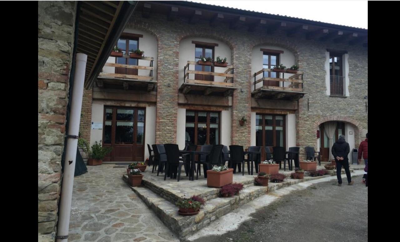 Agriturismo Locanda Dei Cacciatori Dogliani Luaran gambar